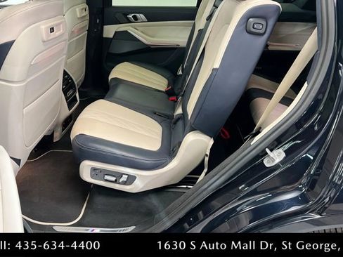 Used 2022 BMW X7 M50i image 21