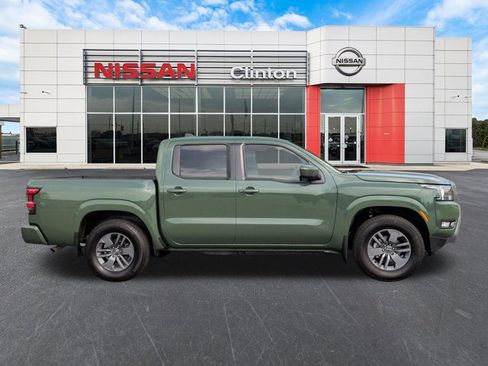 Certified 2025 Nissan Frontier SV w/ SV Convenience Package RWD image 2