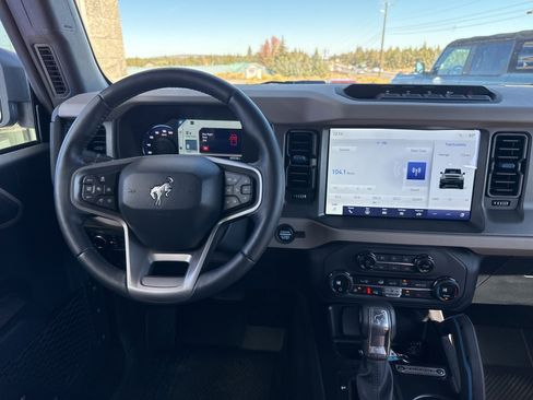 Used 2024 Ford Bronco Wildtrak image 18