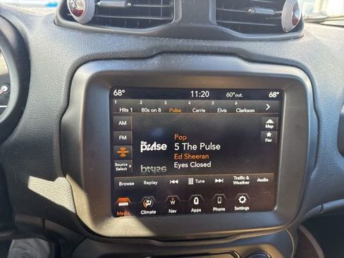 Used 2023 Jeep Renegade Latitude image 11