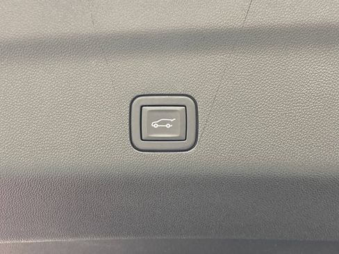 Used 2025 Cadillac Escalade ESV Sport Platinum AWD/4WD image 33