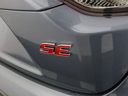 Used 2022 Toyota Corolla SE w/ Carpet Mat Package (TMS) FWD image 11