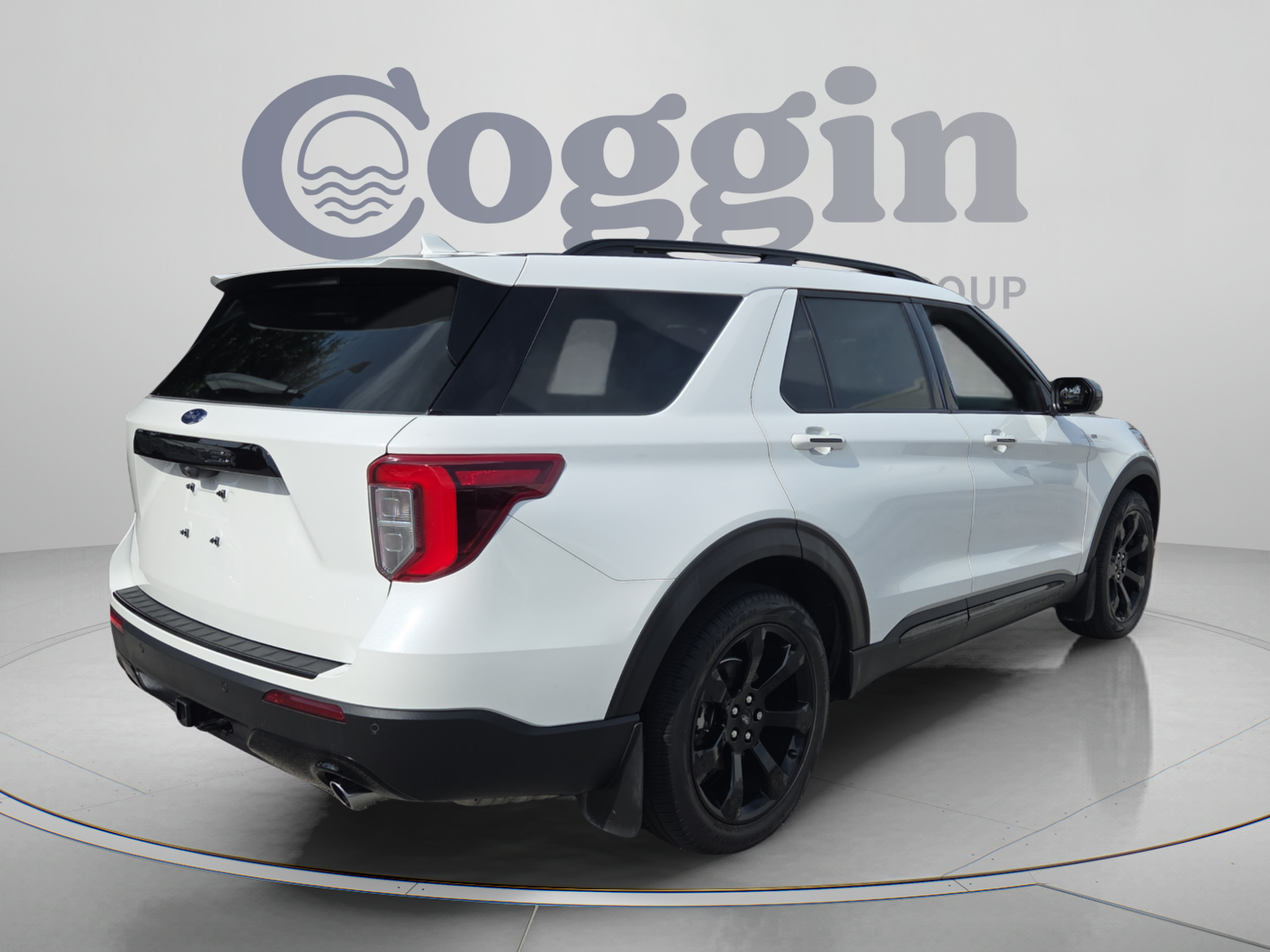 Used 2024 Ford Explorer ST-Line w/ Class IV Trailer Tow Package RWD image 5