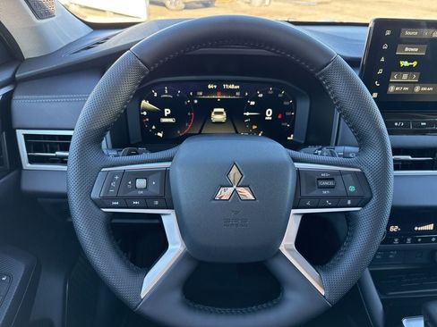 New 2026 Mitsubishi Outlander SE FWD image 15