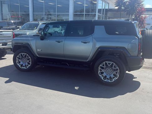 Used 2024 GMC Hummer EV 3X AWD/4WD image 17