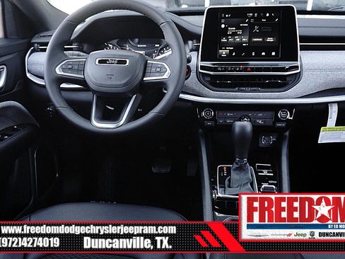 New 2026 Jeep Compass Latitude image 17