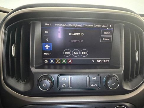 Used 2021 Chevrolet Colorado Z71 AWD/4WD image 36