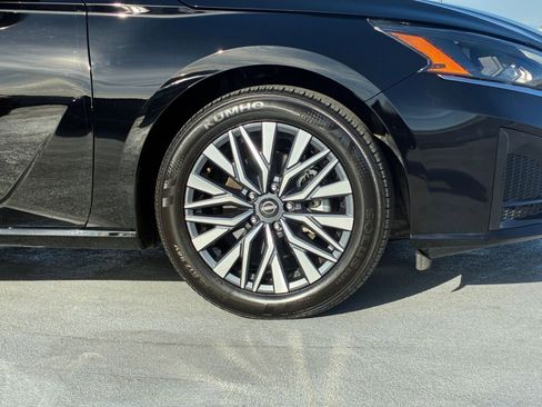 Used 2025 Nissan Altima 2.5 SV image 30