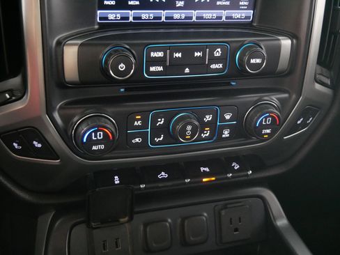 Used 2016 Chevrolet Silverado 2500 LT w/ Midnight Edition AWD/4WD image 23