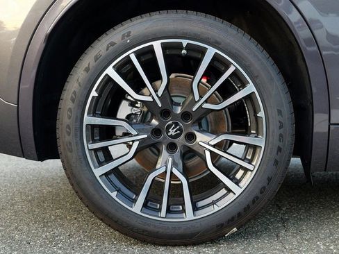 New 2025 Maserati Grecale GT image 13