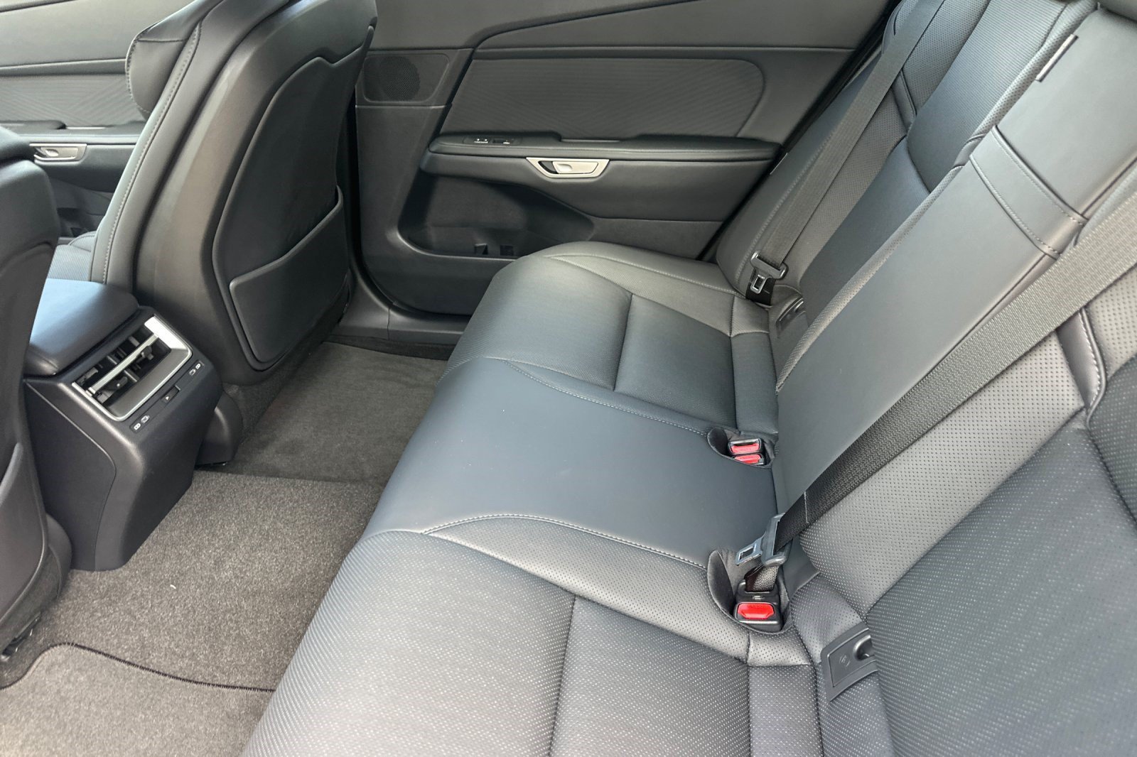 New 2026 Lexus ES 350e w/ Convenience Package FWD image 22