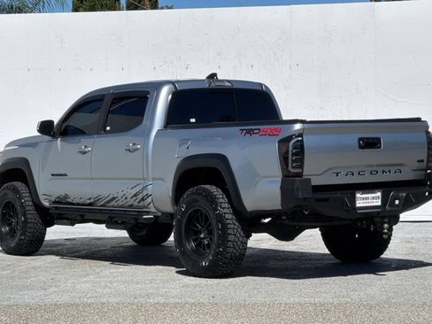 Used 2022 Toyota Tacoma TRD Off-Road w/ TRD Premium Off Road Package AWD/4WD image 5
