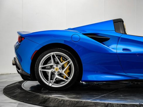Used 2023 Ferrari F8 Tributo RWD image 29