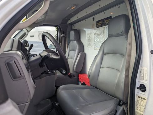 Used 2017 Ford E-350 and Econoline 350 Super Duty image 5