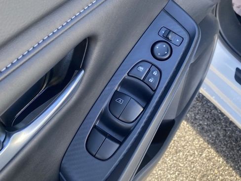 New 2025 Nissan Sentra SV image 13