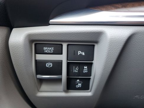 Used 2020 Acura MDX SH-AWD w/ Technology Package image 17