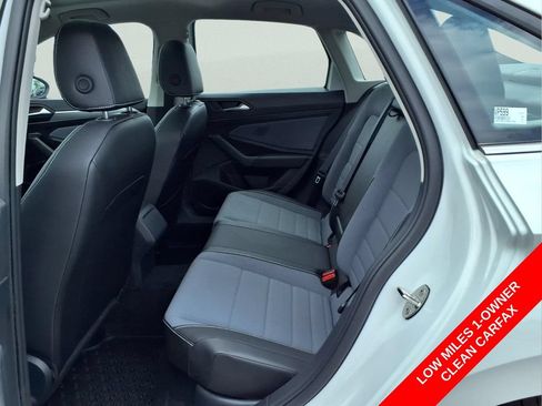 Used 2025 Volkswagen Jetta SE w/ Sunroof Package FWD image 24