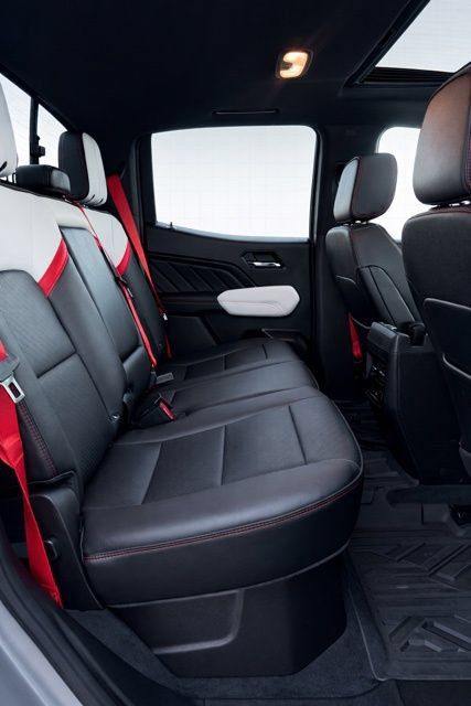 Used 2023 GMC Canyon AT4X AWD/4WD image 16