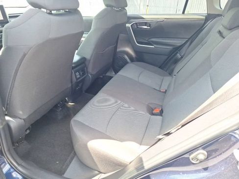Used 2025 Toyota RAV4 XLE AWD/4WD image 17