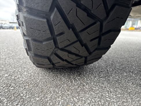 Used 2021 GMC Sierra 1500 AT4 w/ AT4 Premium Package image 12