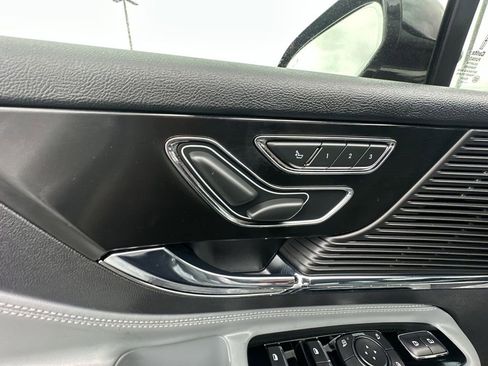 Used 2022 Lincoln Corsair Reserve w/ Sport Package image 18
