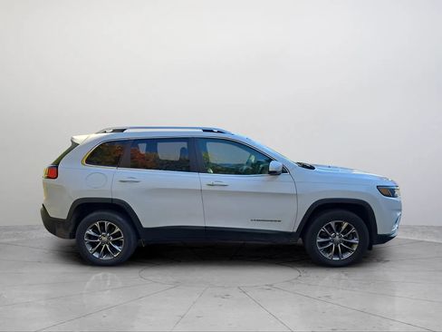 Used 2019 Jeep Cherokee Latitude Plus w/ Cold Weather Group AWD/4WD image 12