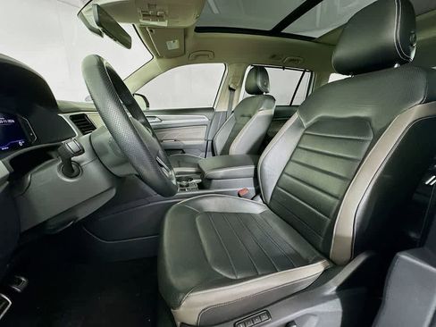 Used 2022 Volkswagen Atlas SEL Premium image 12