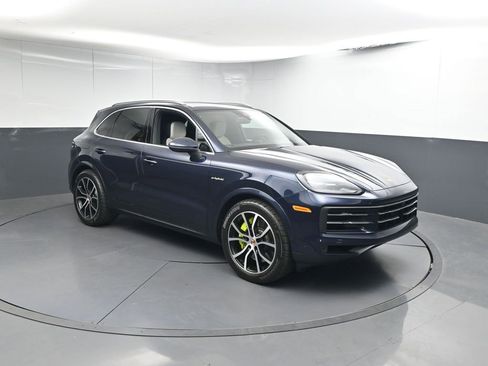 New 2025 Porsche Cayenne S AWD/4WD image 29