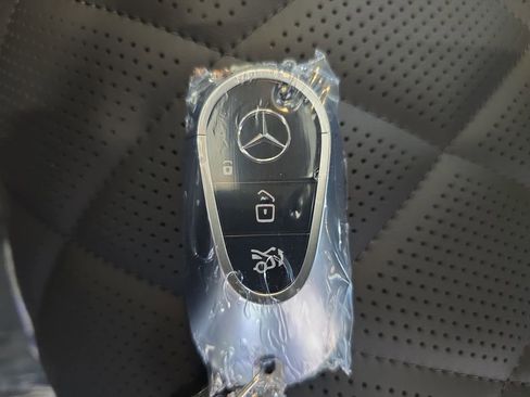 New 2026 Mercedes-Benz S 580 4MATIC Sedan image 38
