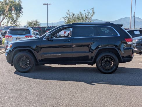 Used 2021 Jeep Grand Cherokee Laredo image 6