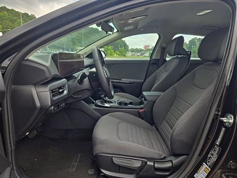 Used 2025 Kia K4 EX FWD image 16
