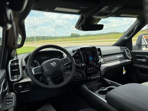 New 2026 RAM 2500 Big Horn AWD/4WD image 14