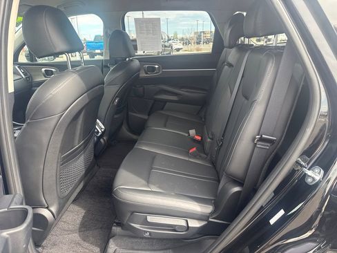 Used 2023 Kia Sorento S image 27