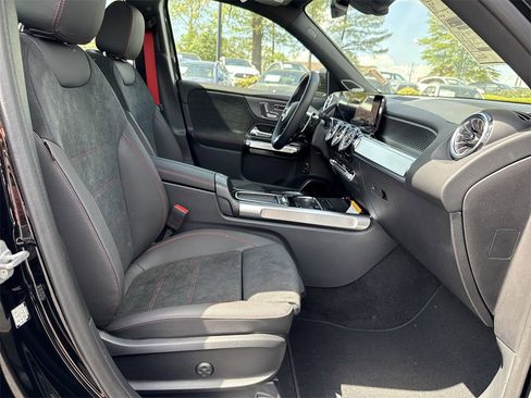 Certified 2025 Mercedes-Benz GLB 35 AMG 4MATIC image 19