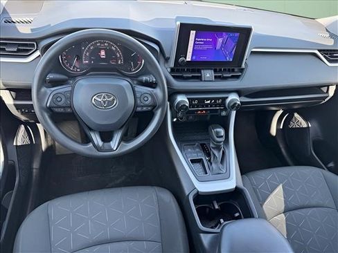 Used 2024 Toyota RAV4 XLE FWD image 10