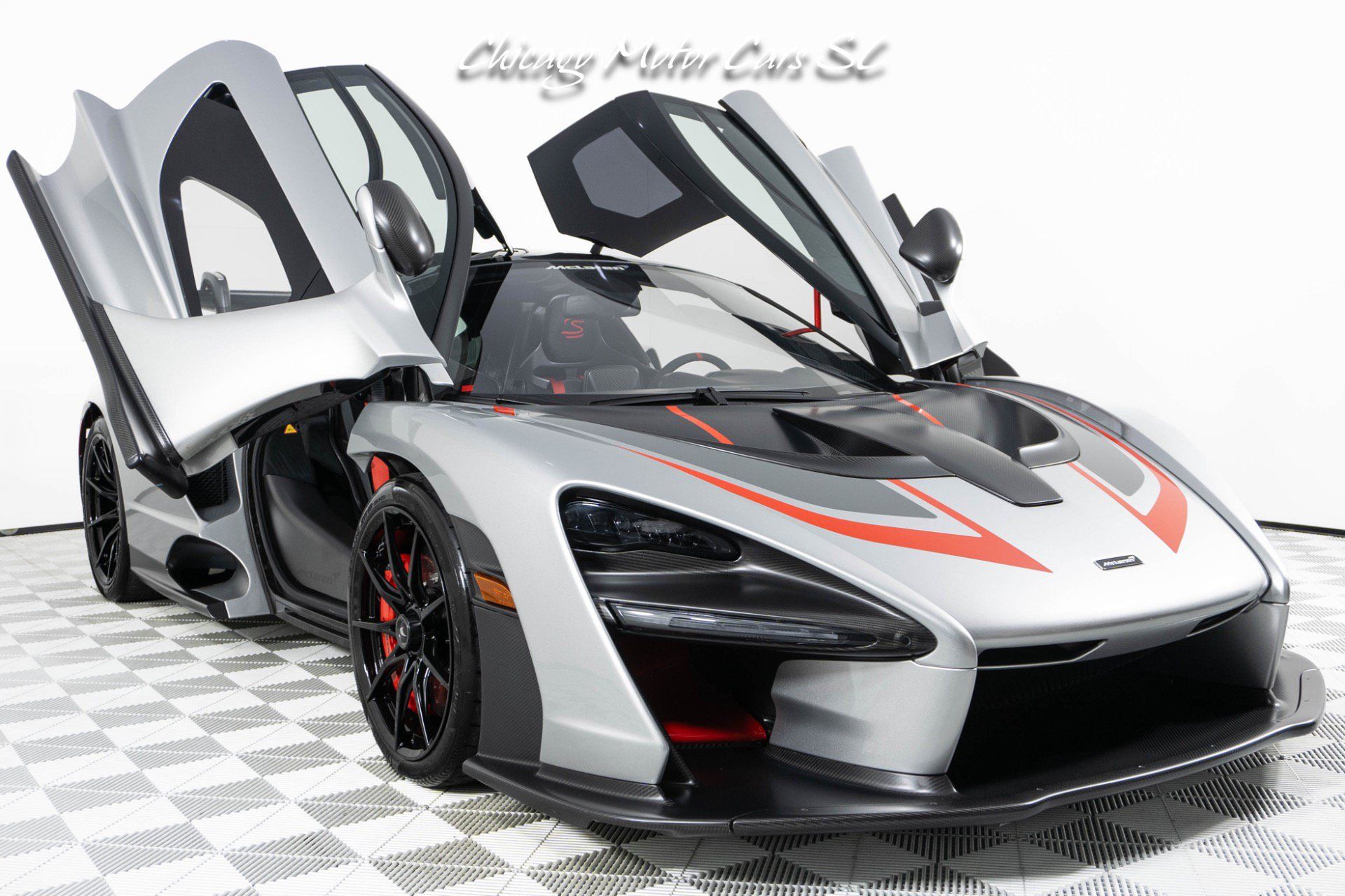 Used 2019 McLaren Senna RWD image 37