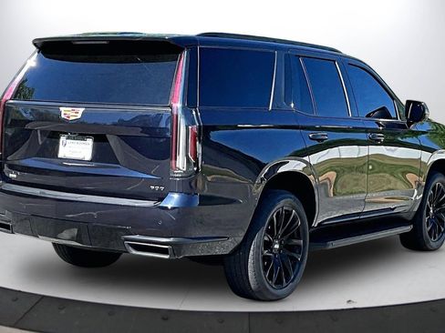 Used 2021 Cadillac Escalade Premium Luxury w/ LPO, Illumination Package AWD/4WD image 9