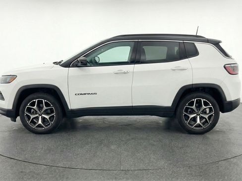 Used 2025 Jeep Compass Limited AWD/4WD image 5