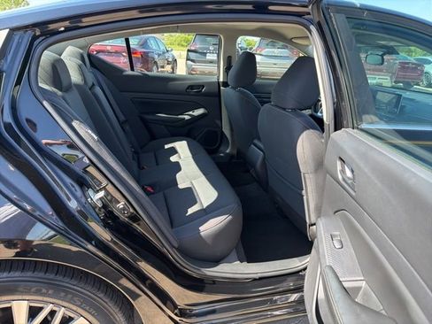 Used 2025 Nissan Altima 2.5 SV FWD image 21