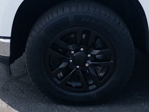 Used 2021 Chevrolet Silverado 1500 LT image 12