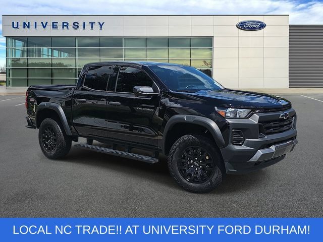 Used 2025 Chevrolet Colorado Trail Boss AWD/4WD image 1
