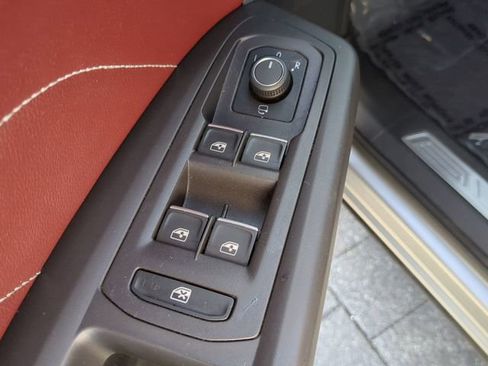 Certified 2022 Volkswagen Atlas Cross Sport SEL Premium R-Line image 19