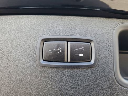 Used 2024 Porsche Macan image 33