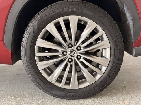 Used 2021 Toyota Highlander Platinum FWD image 40