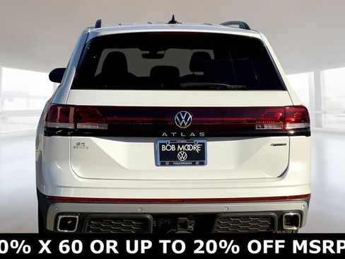 New 2026 Volkswagen Atlas Peak Edition image 4