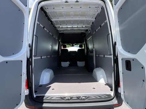 New 2025 Mercedes-Benz Sprinter 2500 image 26