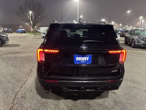 Certified 2025 Ford Explorer ST-Line w/ ST-Line Street Pack image 7