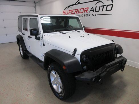 Used 2017 Jeep Wrangler Unlimited Sport w/ Quick Order Package 24S AWD/4WD image 11