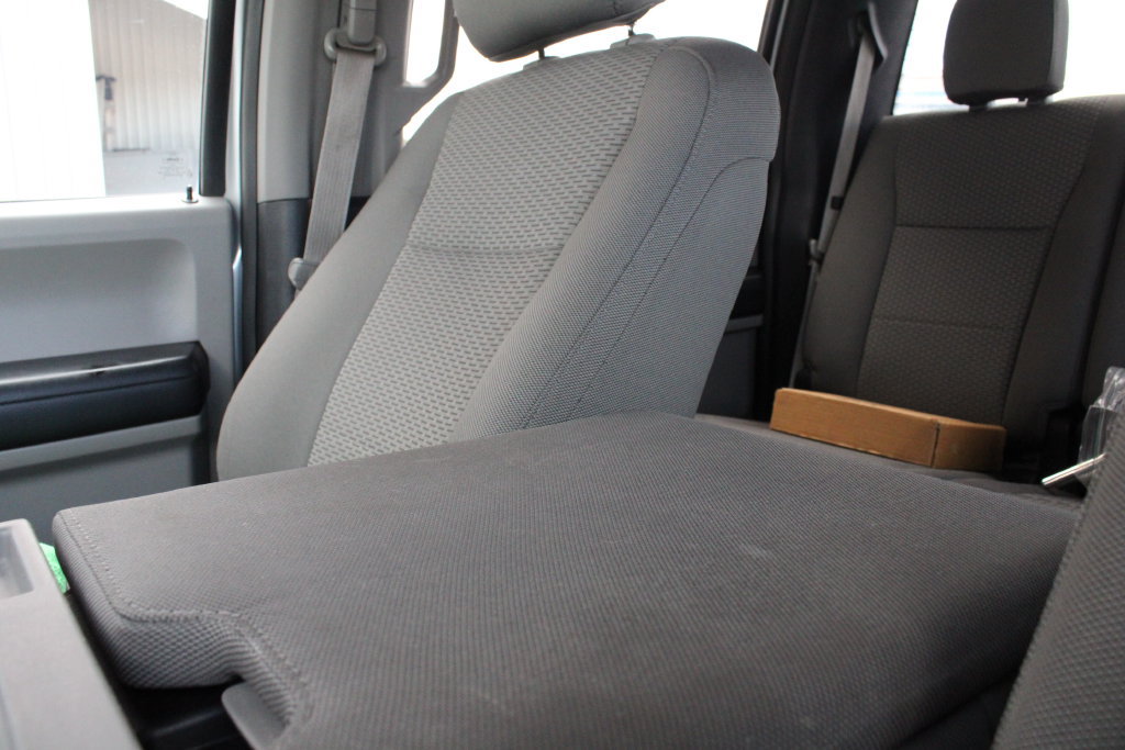 Used 2015 Ford F150 XLT w/ Equipment Group 301A Mid AWD/4WD image 17