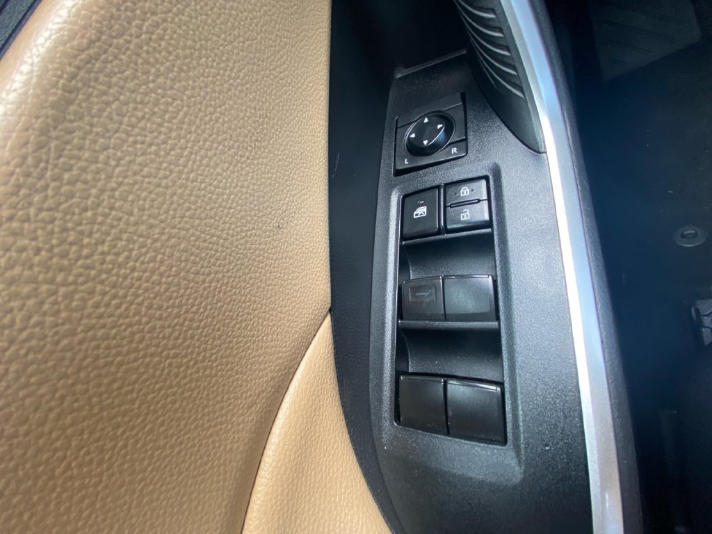 Used 2020 Toyota RAV4 XLE w/ Convenience Package AWD/4WD image 16